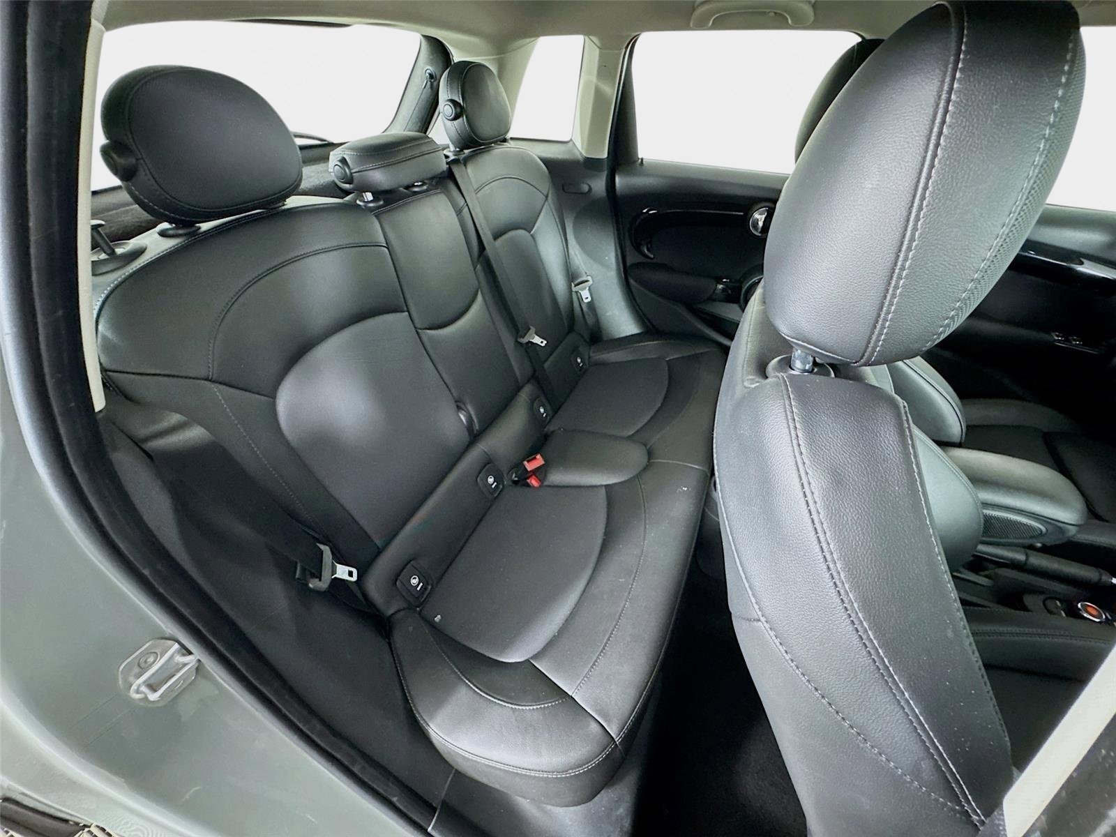 Used 2019 Gray Metallic MINI Classic image 24
