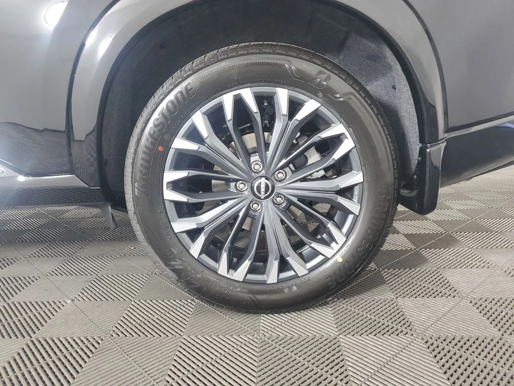 New 2026 Black Nissan Platinum image 28