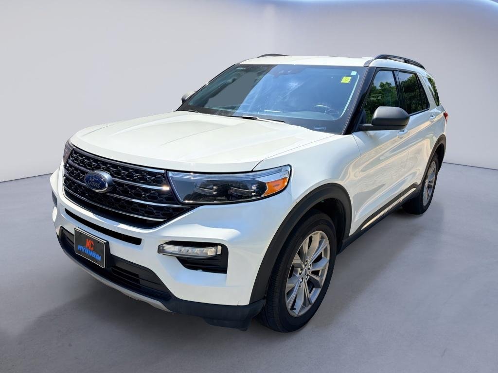 Used 2023 White Ford XLT image 1