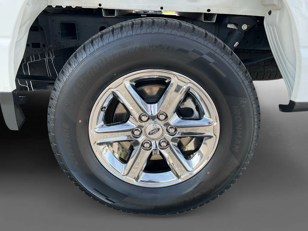 Used 2025 White Ford XLT image 9