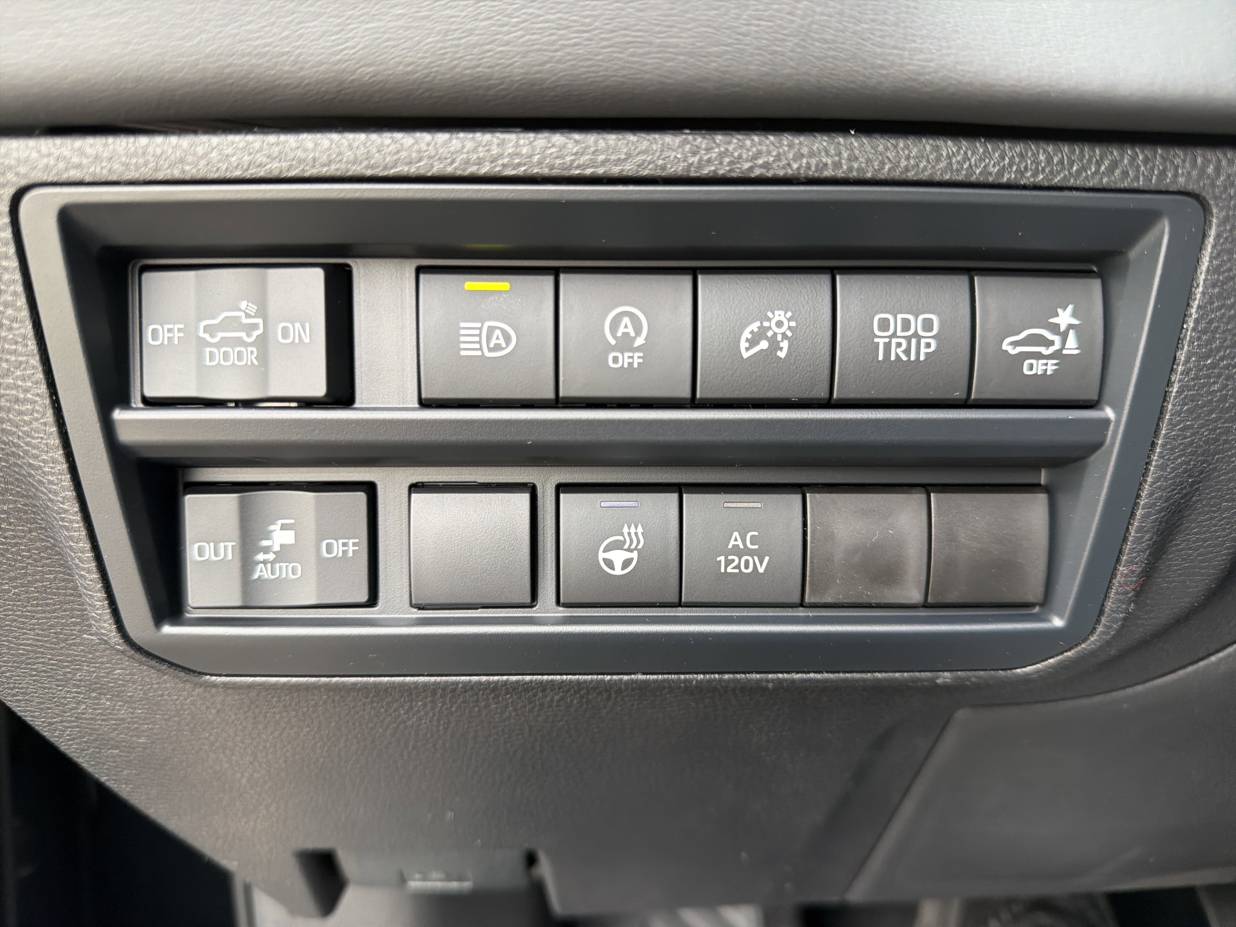 2026 Toyota Tundra Platinum - Photo 18