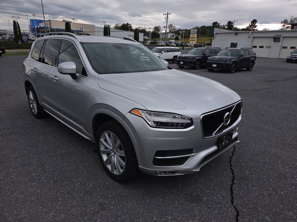Used 2019 Silver Volvo T6 Momentum image 1
