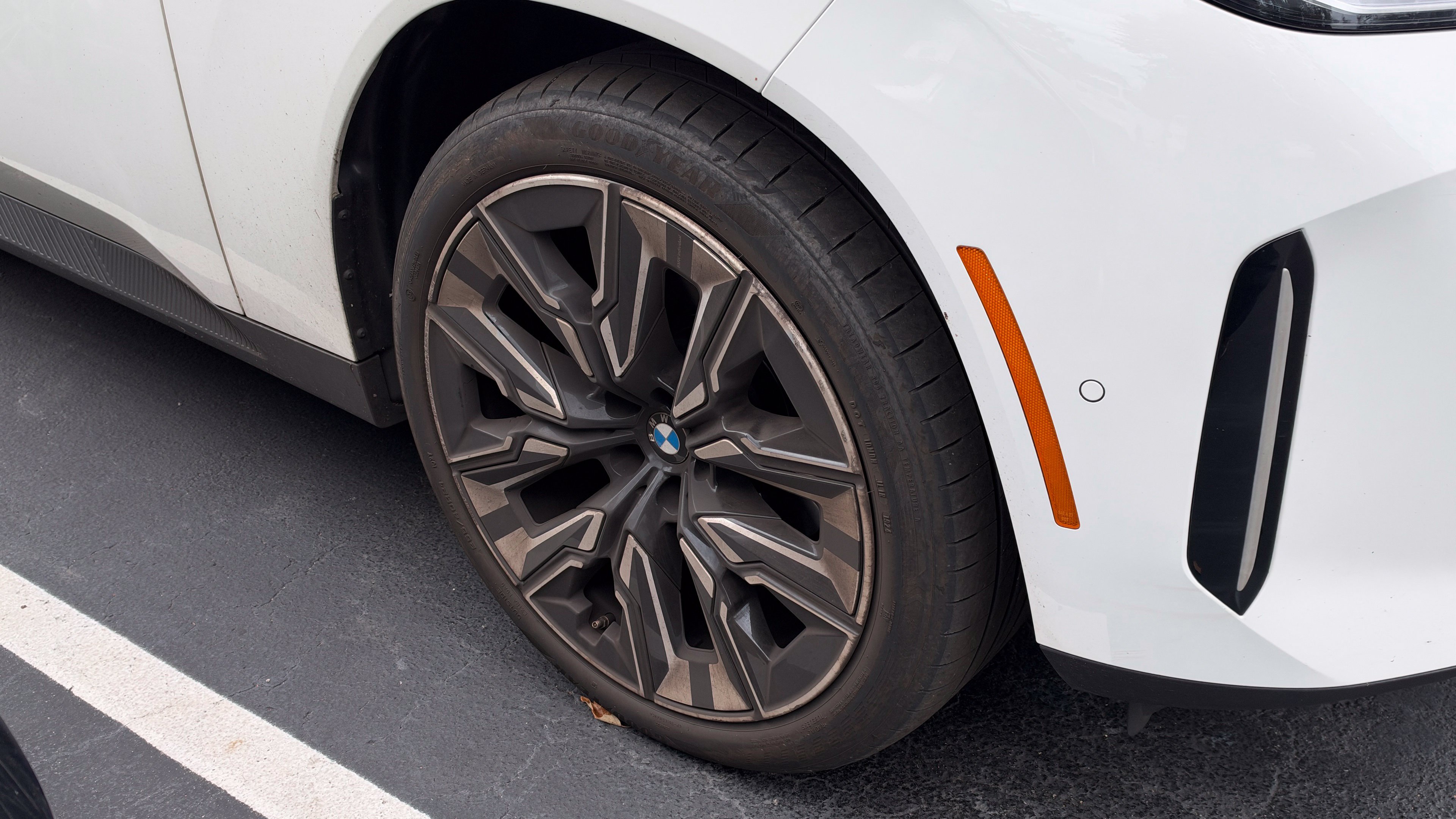 Certified Used 2026 Alpine White BMW 30 xDrive image 4