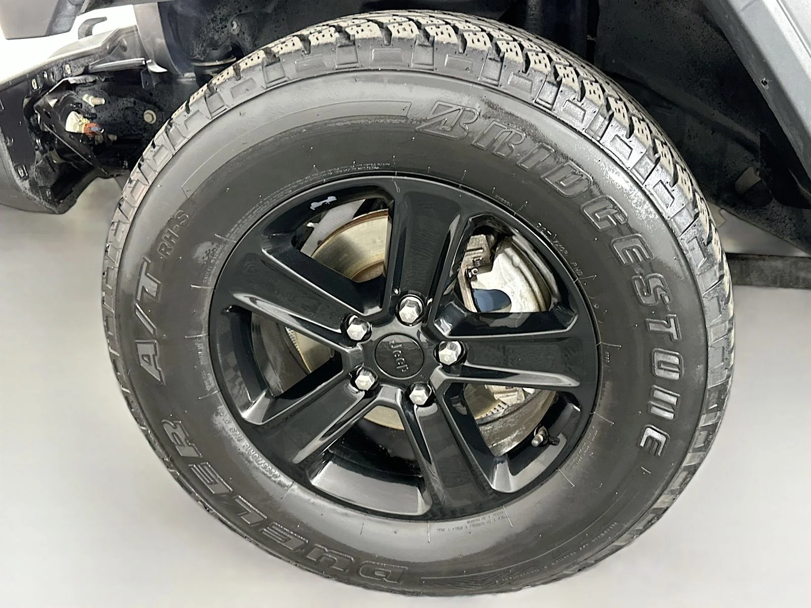 Used 2020 Billet Silver Metallic Clearcoat Jeep Unlimited Sport S image 29