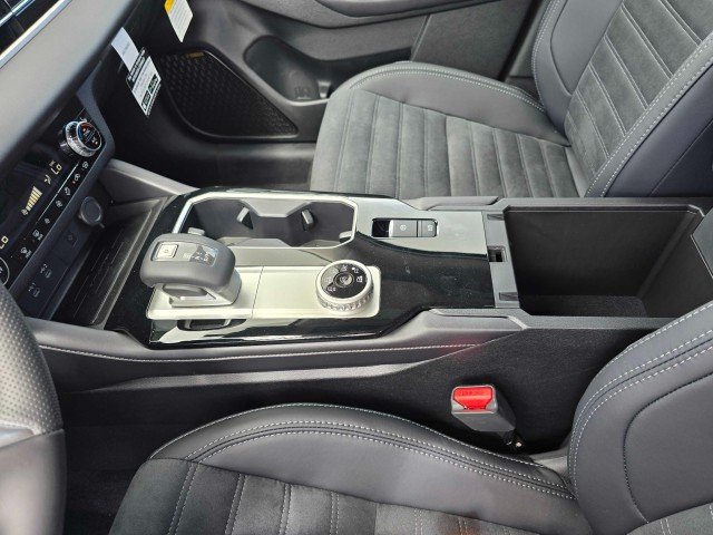 2025 Mitsubishi Outlander SE - Photo 29