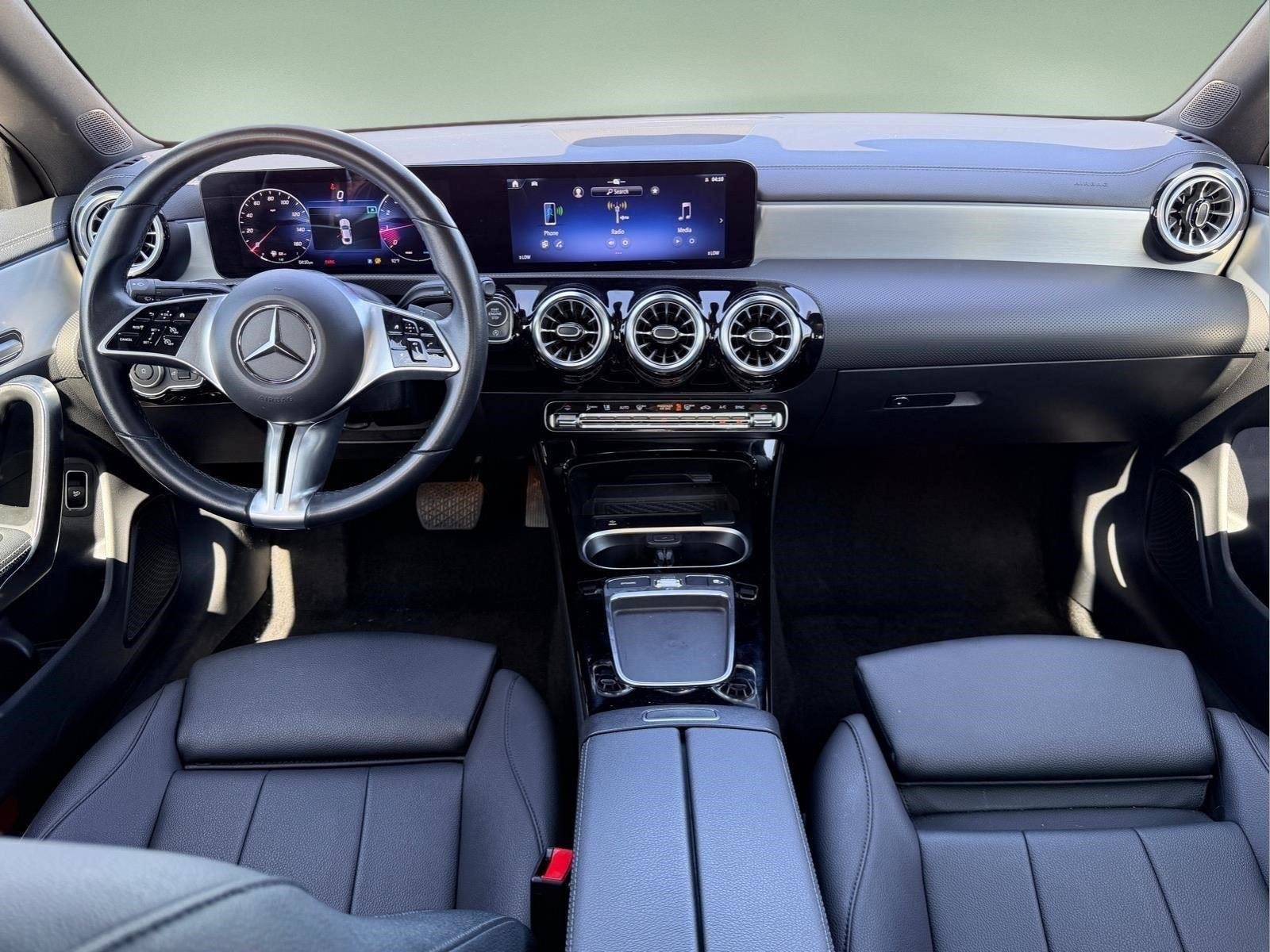 Used 2025  Mercedes-Benz CLA 250 image 18