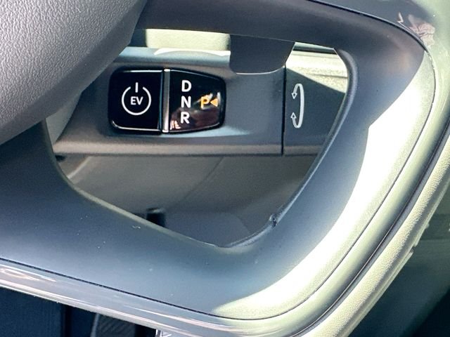 Certified Used 2026 Ebony Black Kia Wind image 17