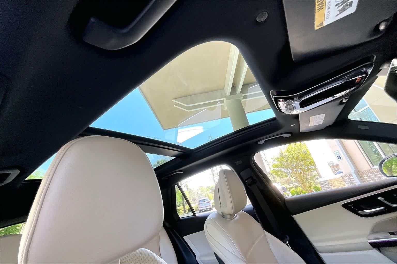 Used 2025 MANUFAKTUR Moonlight White Metallic Mercedes-Benz GLC 300 image 14