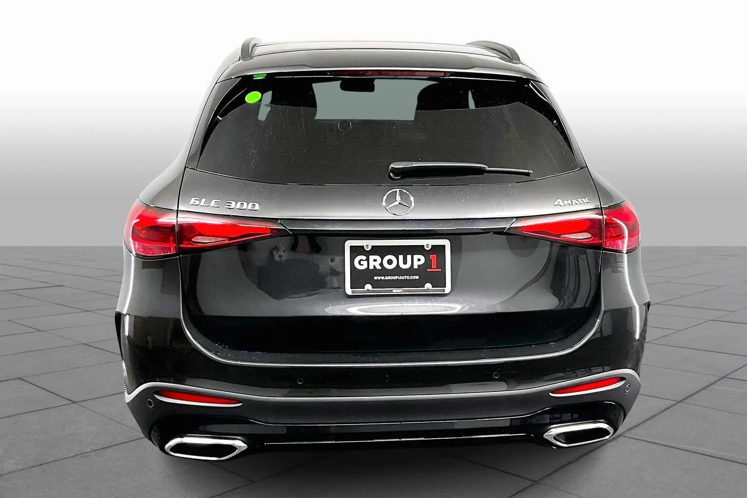 Used 2026 Graphite Grey Metallic Mercedes-Benz GLC 300 image 5