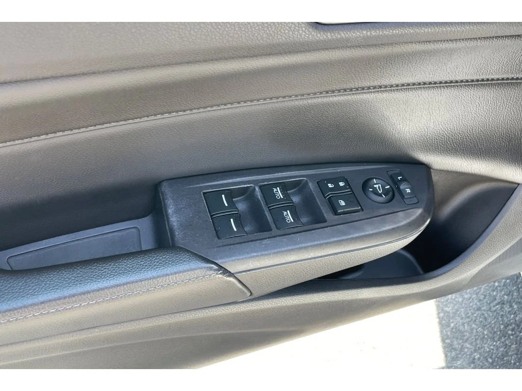 Used 2014 Bellanova White Pearl Acura 2.0L (A5) image 11