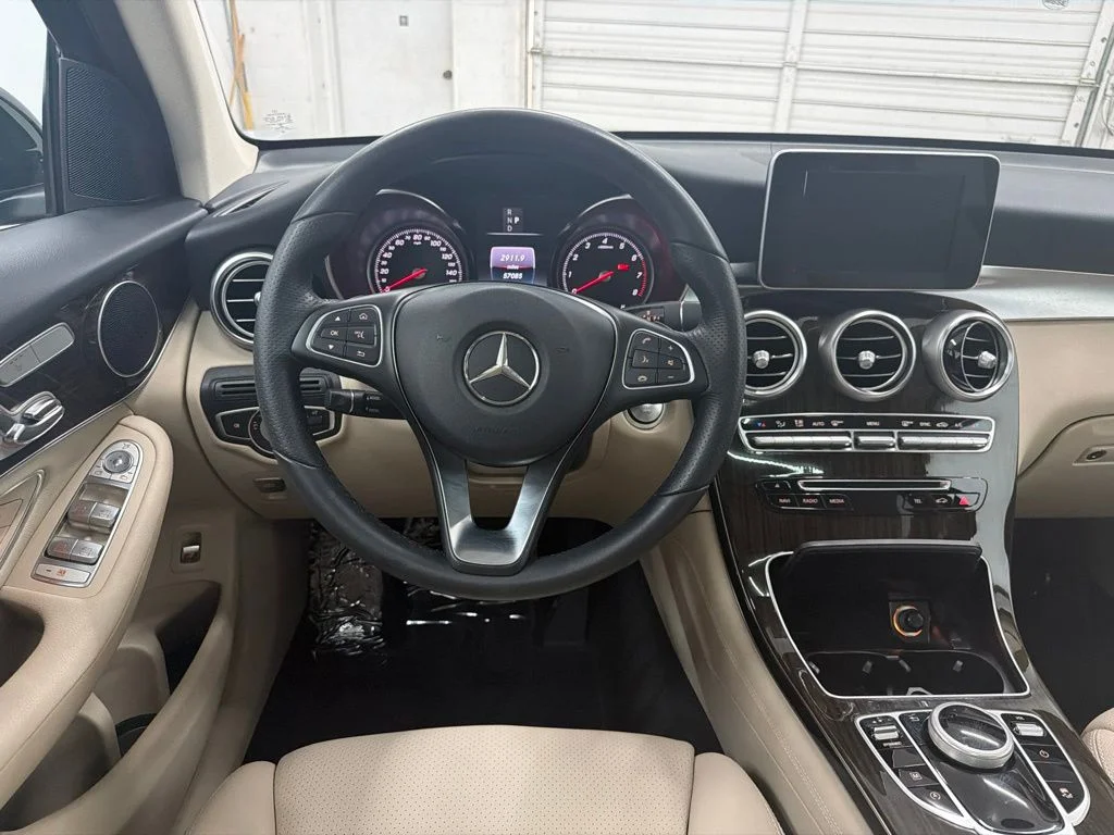 Used 2018  Mercedes-Benz GLC 300 image 26