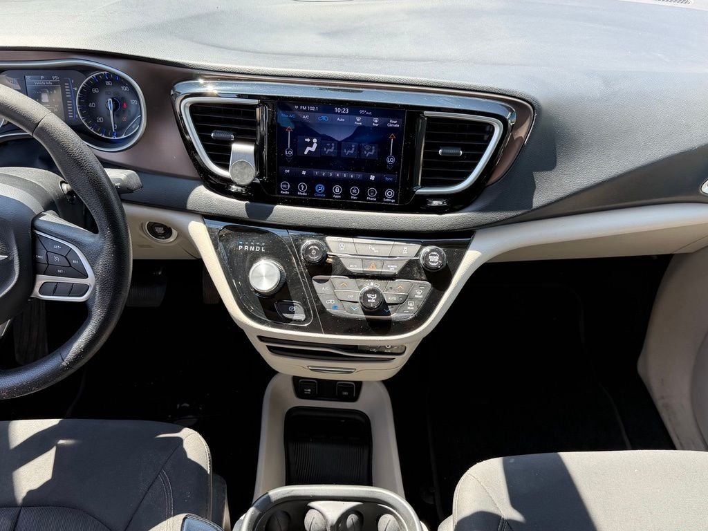 Used 2019 White Chrysler Touring Plus image 11