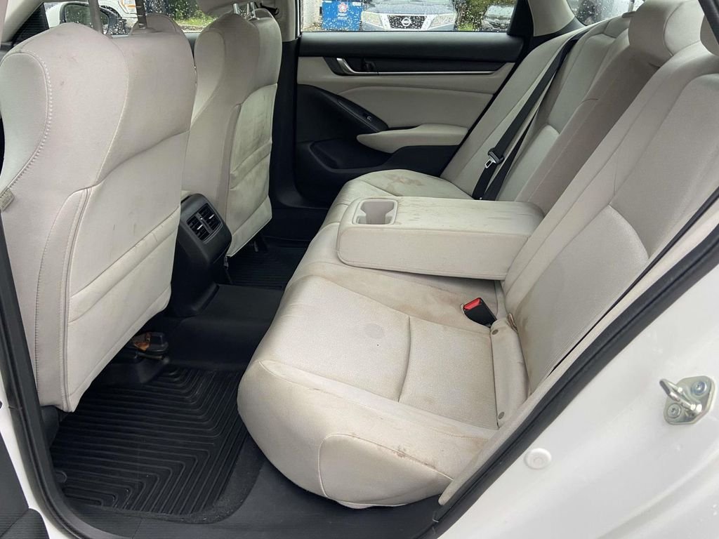Used 2018  Honda EX image 22