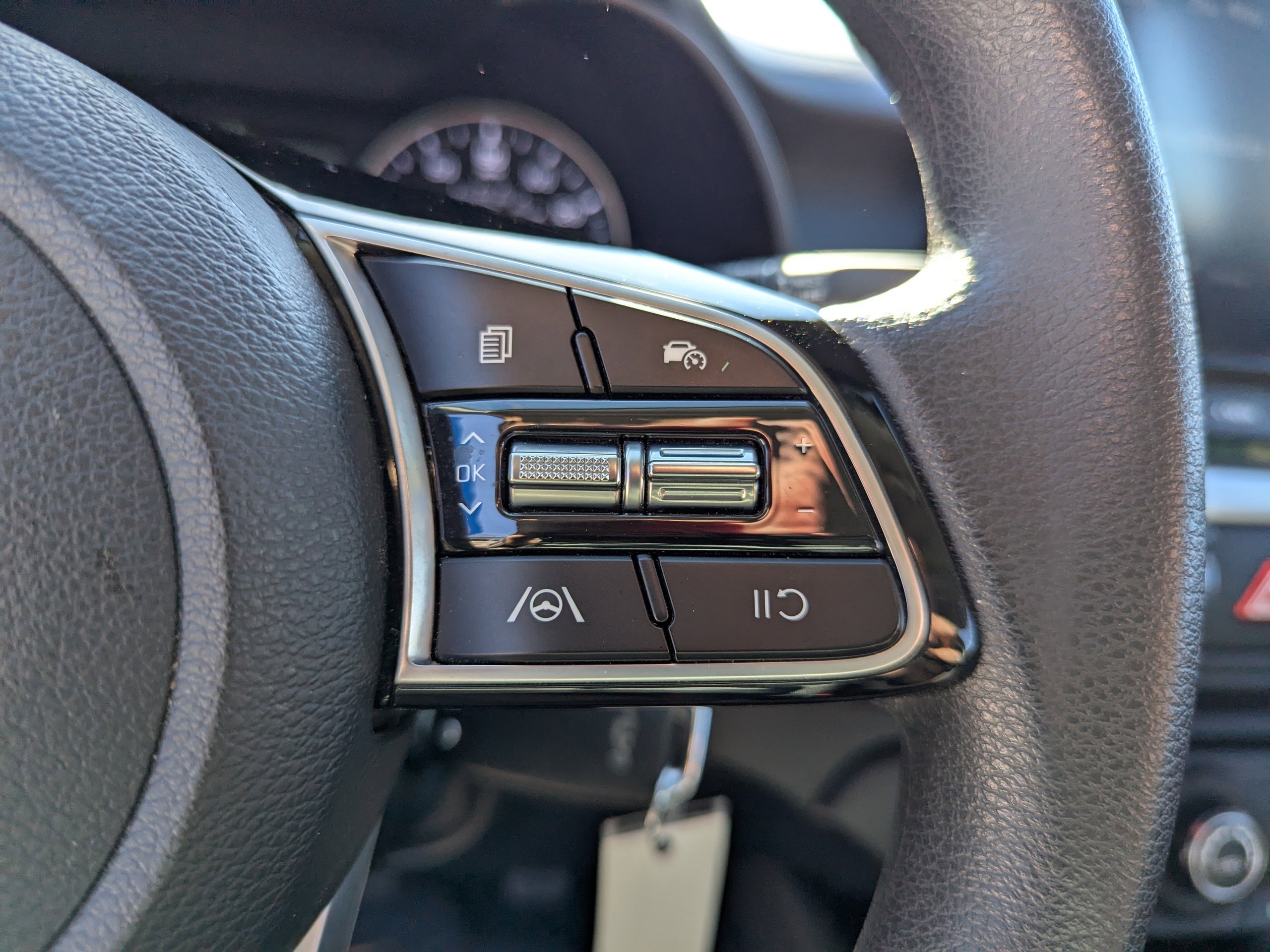 2023 Kia Forte LXS - Photo 16