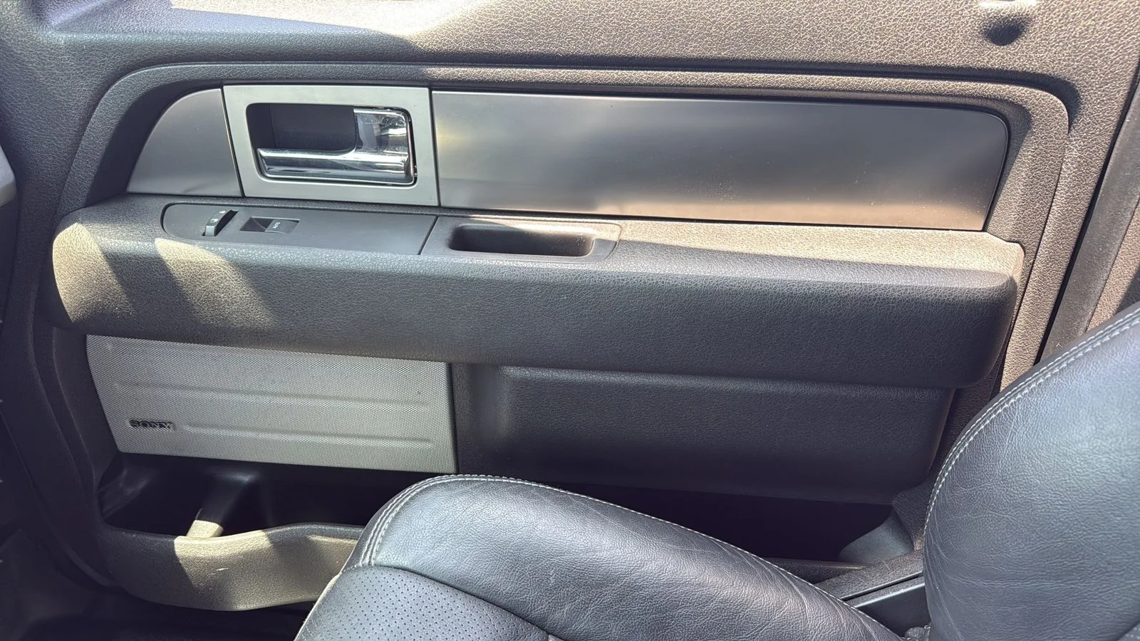 Used 2013 Gray Ford FX2 image 18