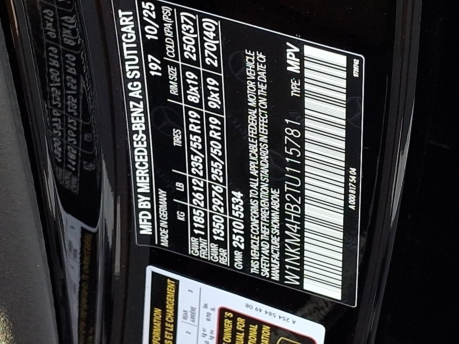 New 2026 Obsidian Black Metallic Mercedes-Benz GLC 300 image 41