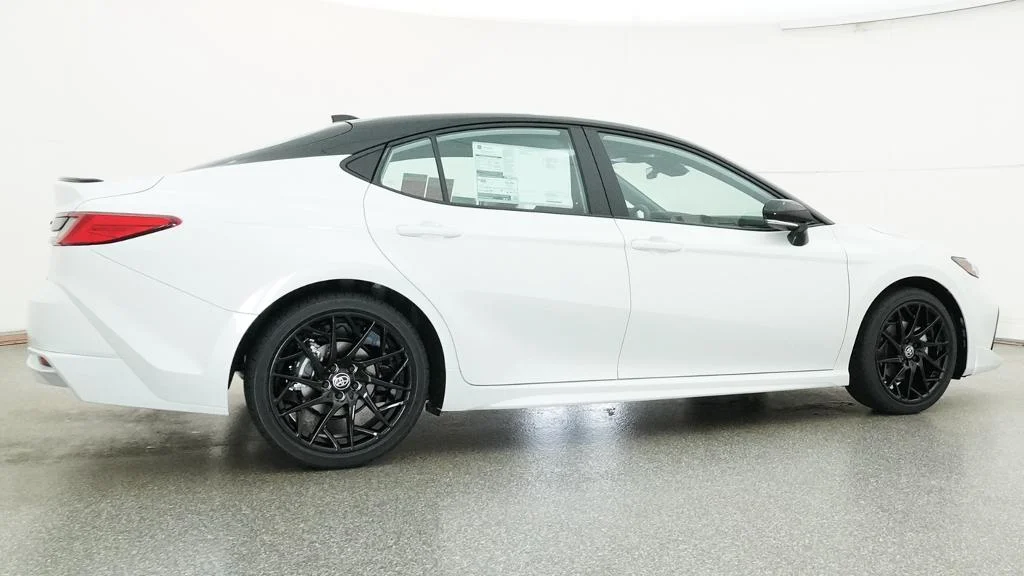 New 2026 Wind Chill Pearl with Midnight Black Metallic roof Toyota XSE image 23