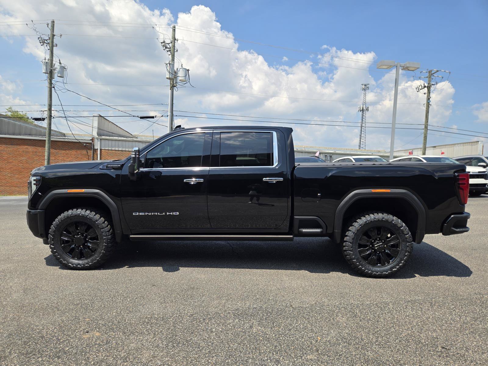 Used 2024 ONYX BLACK GMC Denali Ultimate image 10