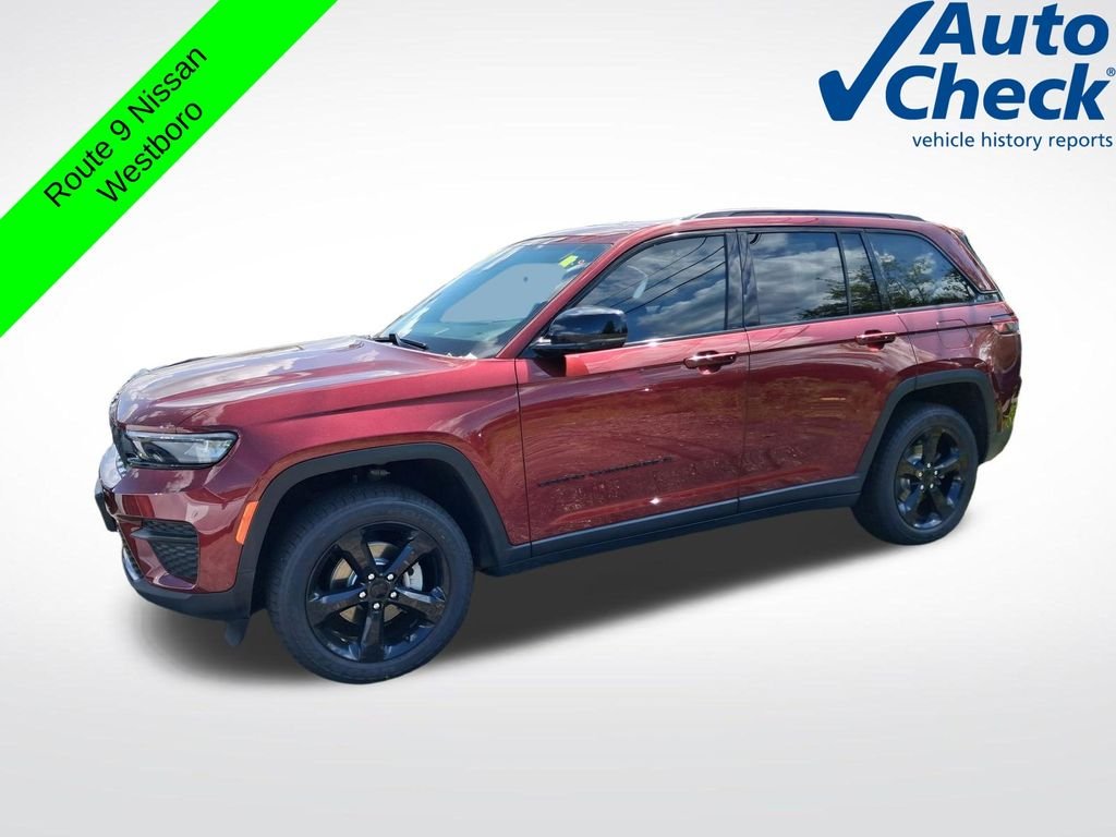Used 2023 Red Jeep Altitude X image 2