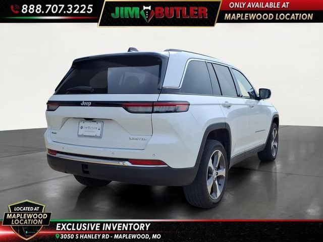 Used 2023  Jeep Limited image 4