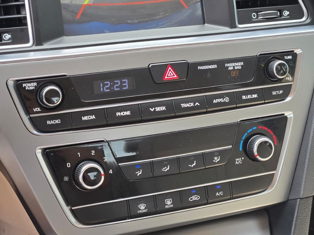 Used 2017 Phantom Black Hyundai SE image 24
