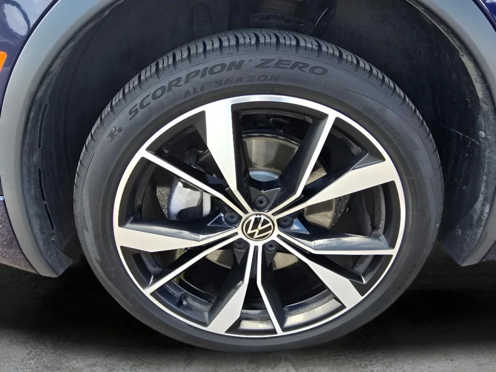 Used 2022 Atlantic Blue Metallic Volkswagen SEL R-Line image 30