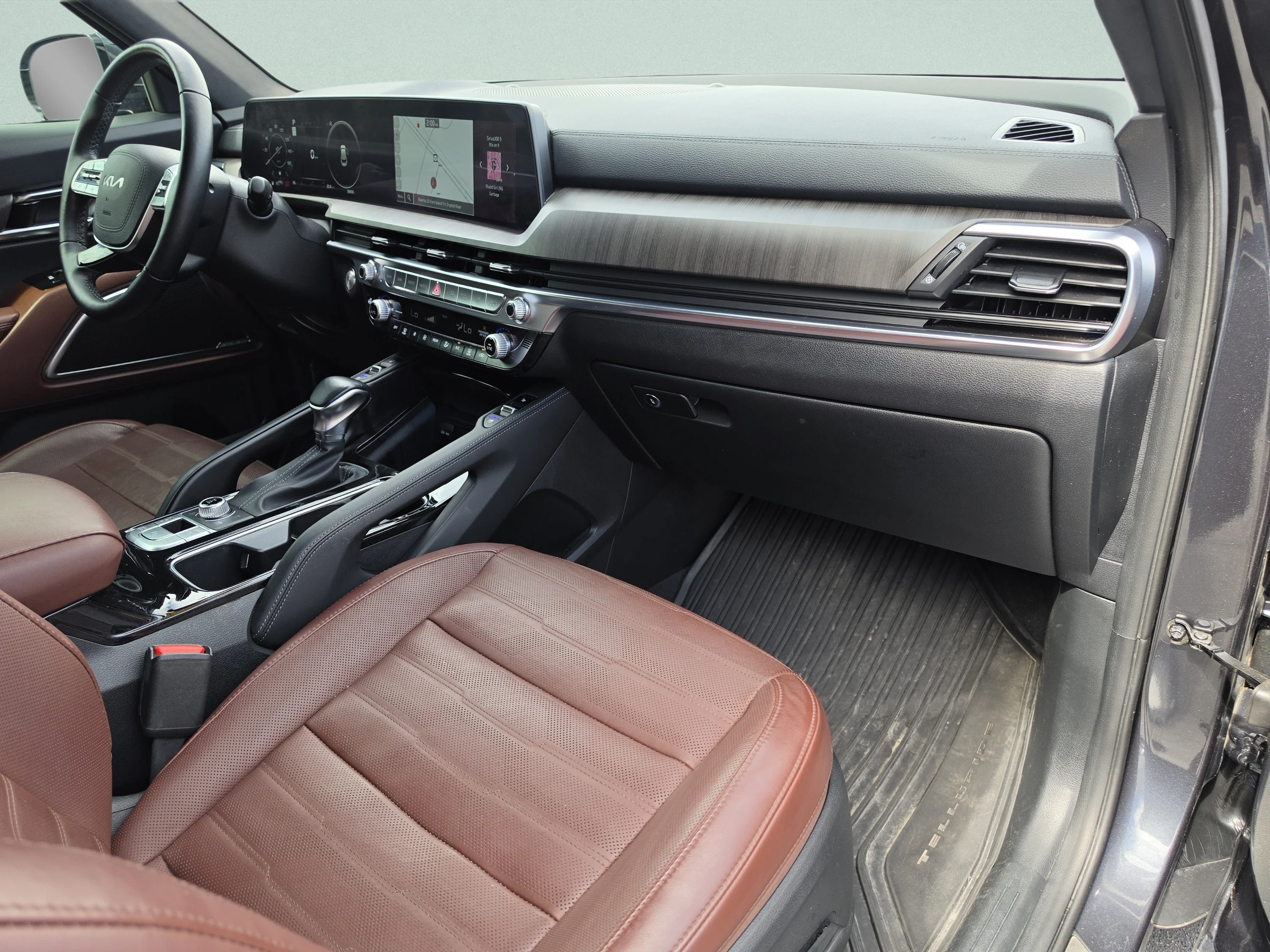 Used 2024 Gravity Gray Kia SX Prestige image 18