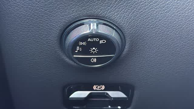 Certified Used 2026 Black Mercedes-Benz GLC 300 image 18