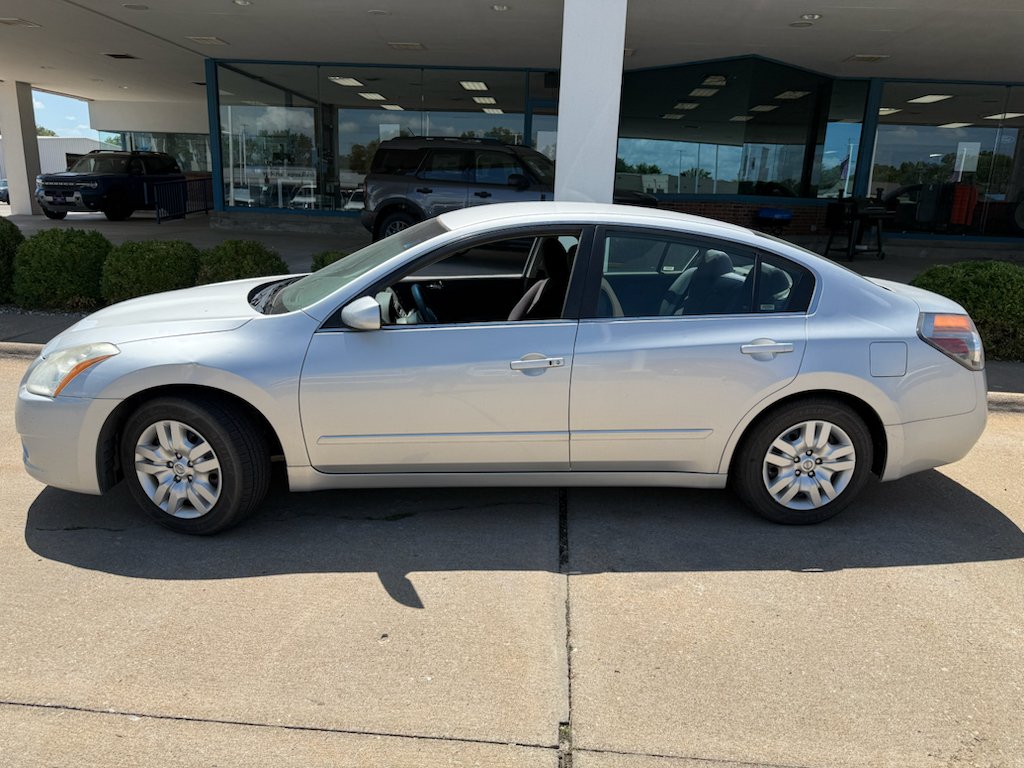Used 2011  Nissan 2.5 S image 13