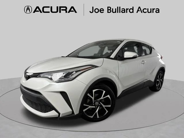 2022 Toyota C-HR XLE's photo