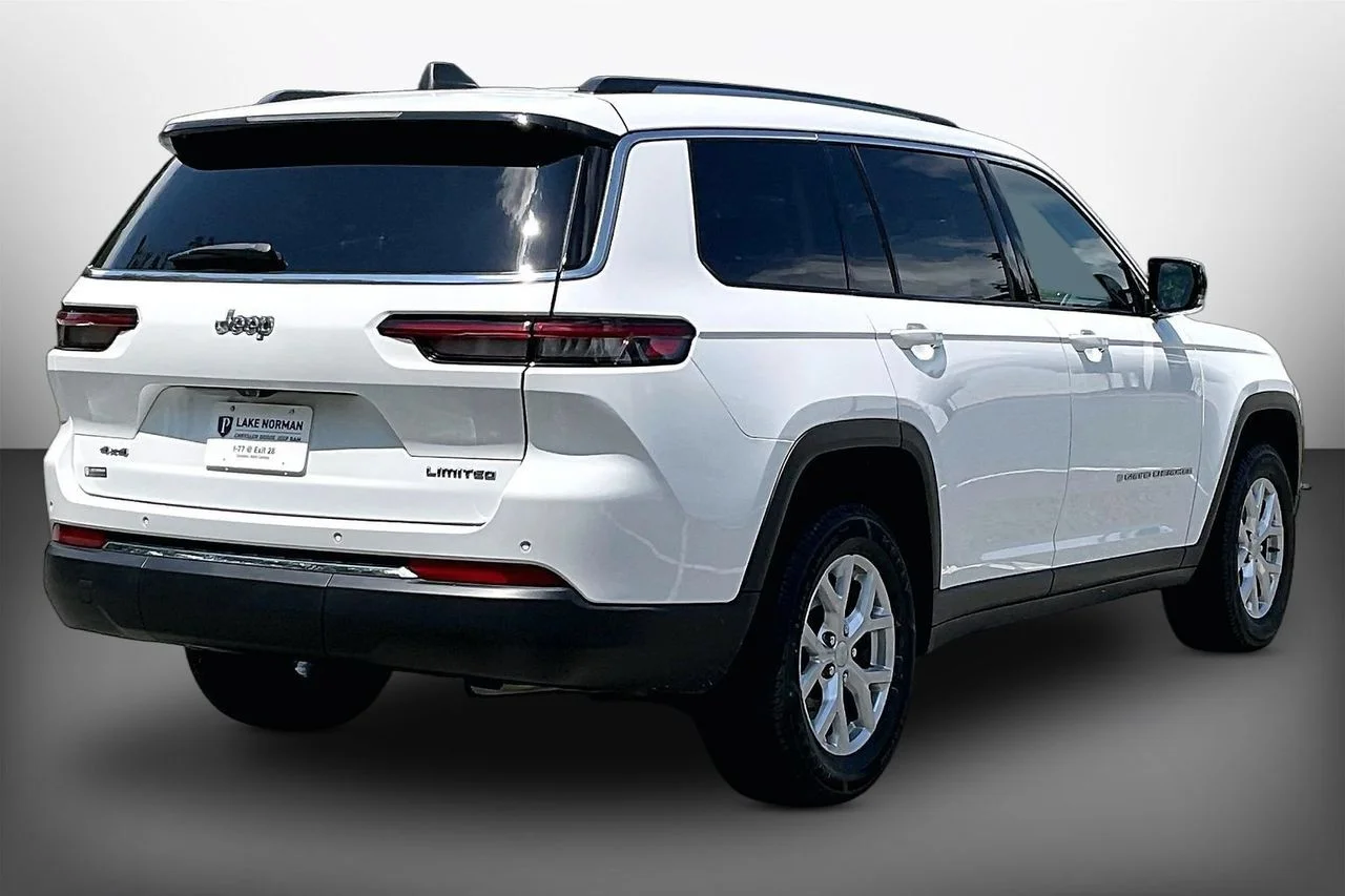 Used 2023 White Jeep Limited image 8