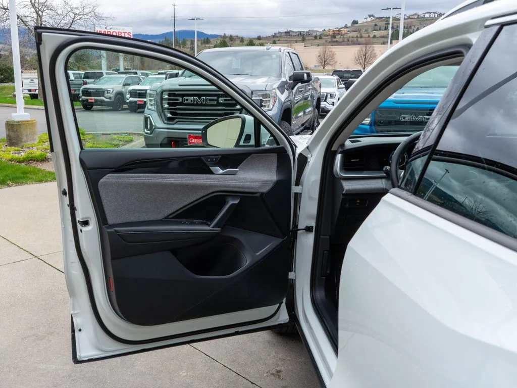 2025 Volkswagen Tiguan S - Photo 16