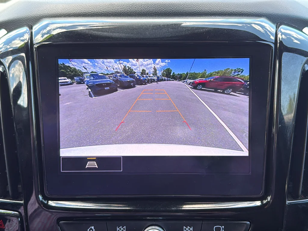 Used 2022 White Chevrolet LT image 13
