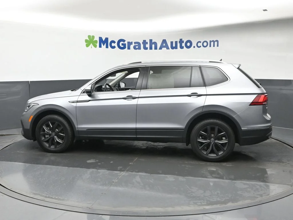 Used 2024 Silver Volkswagen 2.0T SE image 25