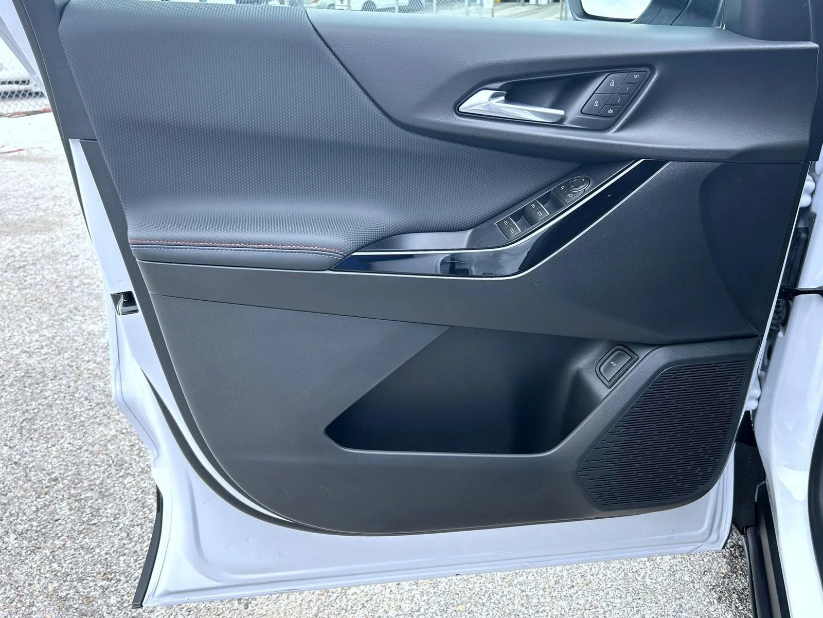 New 2026 Polar White Tricoat Chevrolet RS image 9