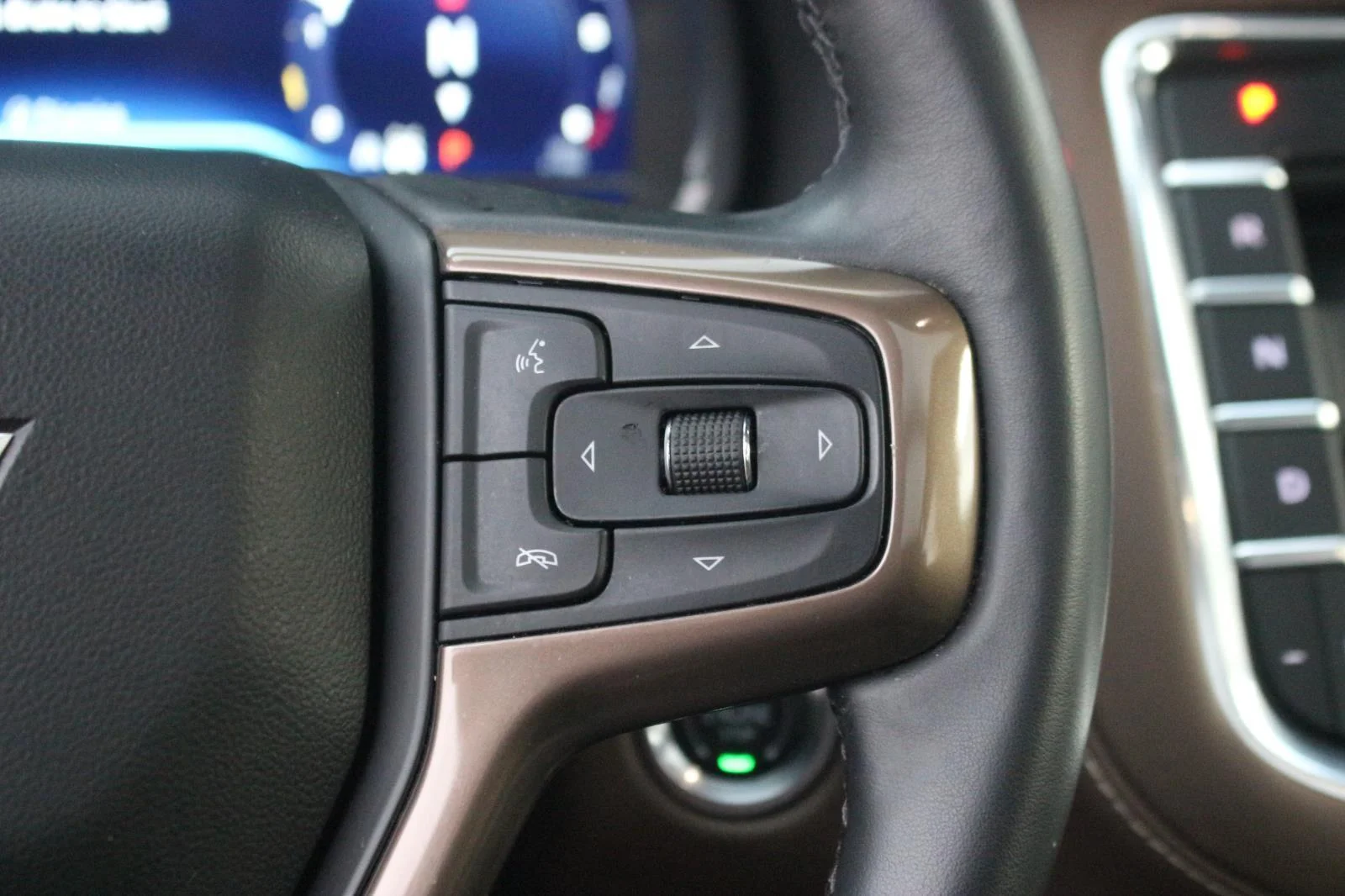 Used 2024 Iridescent Pearl Tricoat Chevrolet High Country image 20