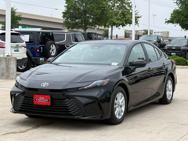 2025 Toyota Camry LE - Photo 6