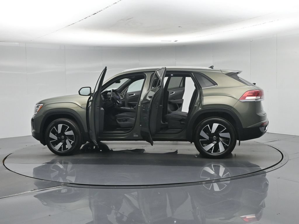 Used 2026 Green Volkswagen SE w/Technology image 37