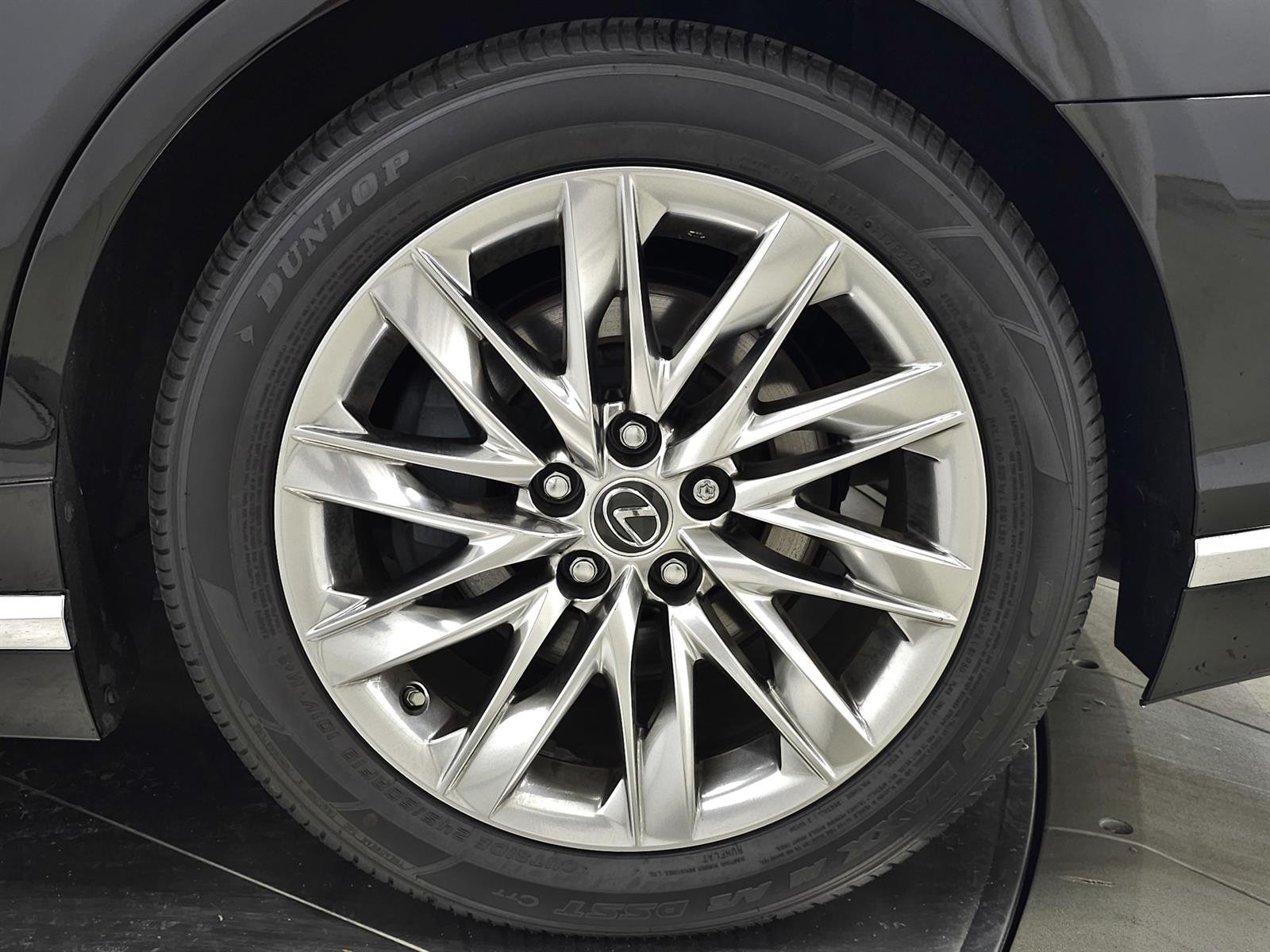 Certified Used 2022 Obsidian 212 Lexus  image 12