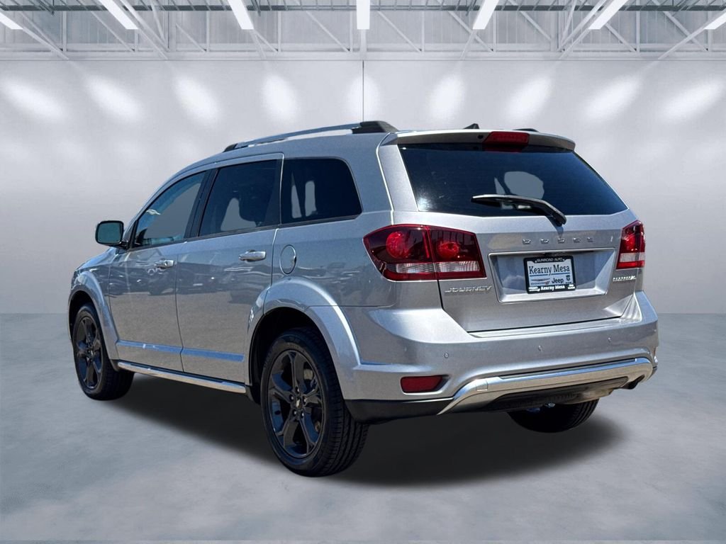 Used 2020 Silver Dodge Crossroad image 4