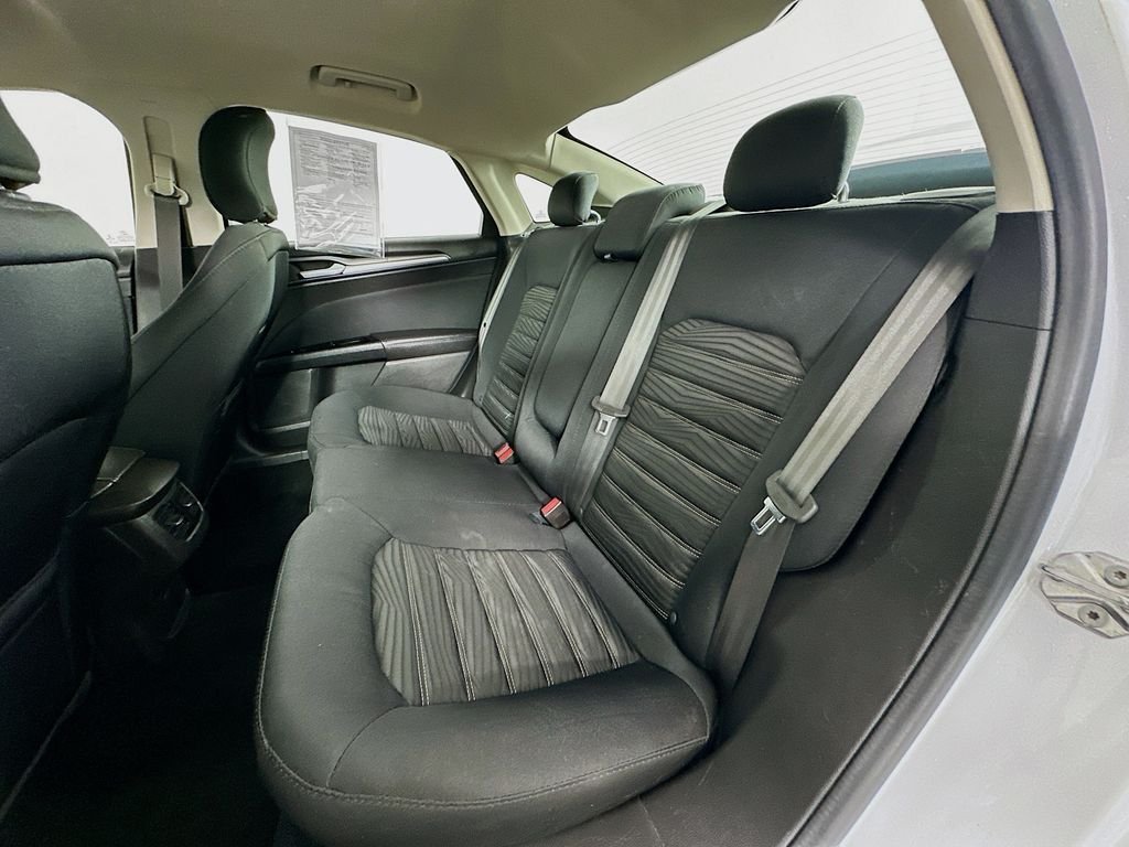 Used 2016 Oxford White Ford SE image 23