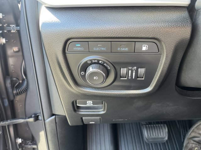 Used 2023 Gray Jeep BASE image 17