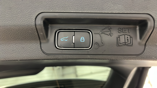 Used 2024 Iconic Silver Metallic Ford XLT image 28