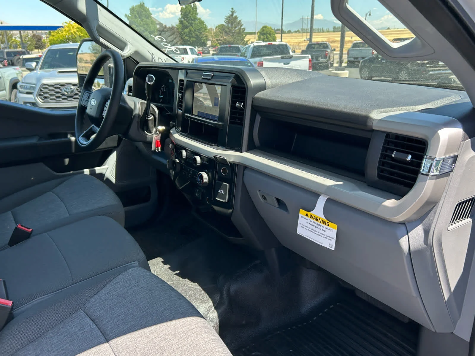 2025 Ford F-350 Super Duty Chassis Cab XL - Photo 15