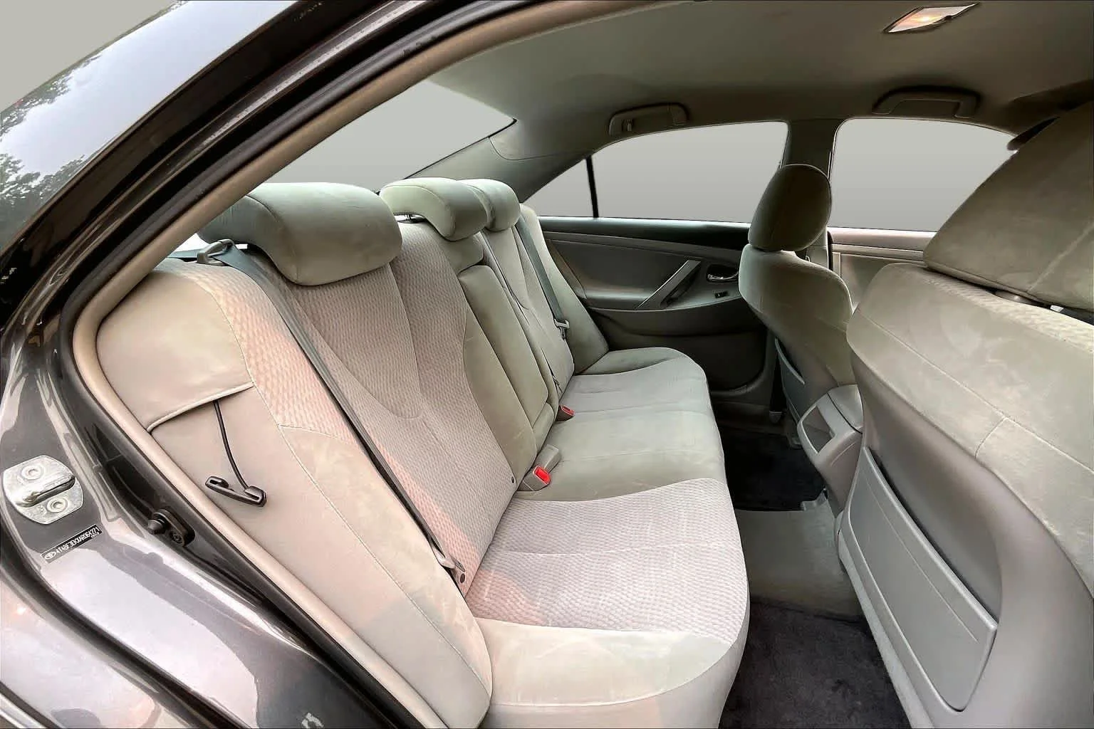 Used 2010 MAGNETIC GRAY MET. Toyota  image 18
