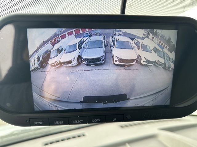 New 2025 Summit White Chevrolet 1WT image 17