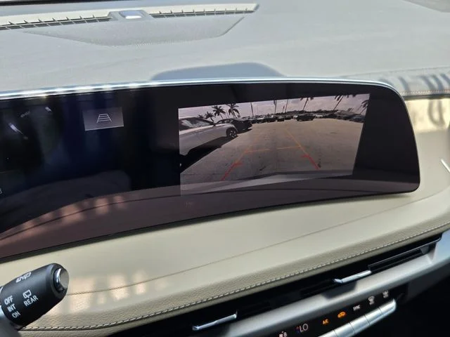 Used 2024 Silver Cadillac Luxury image 19