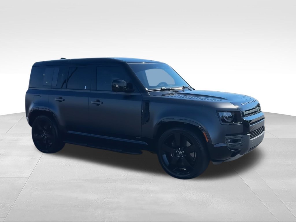 Used 2023 Gray Land Rover V8 image 2