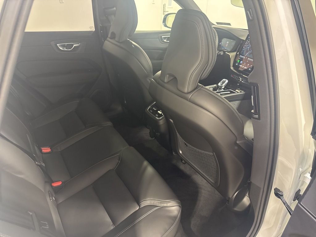 2026 Volvo XC60 Ultra - Photo 24