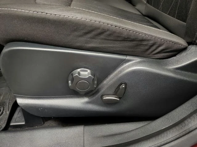 Used 2020 Red Ford SE image 20